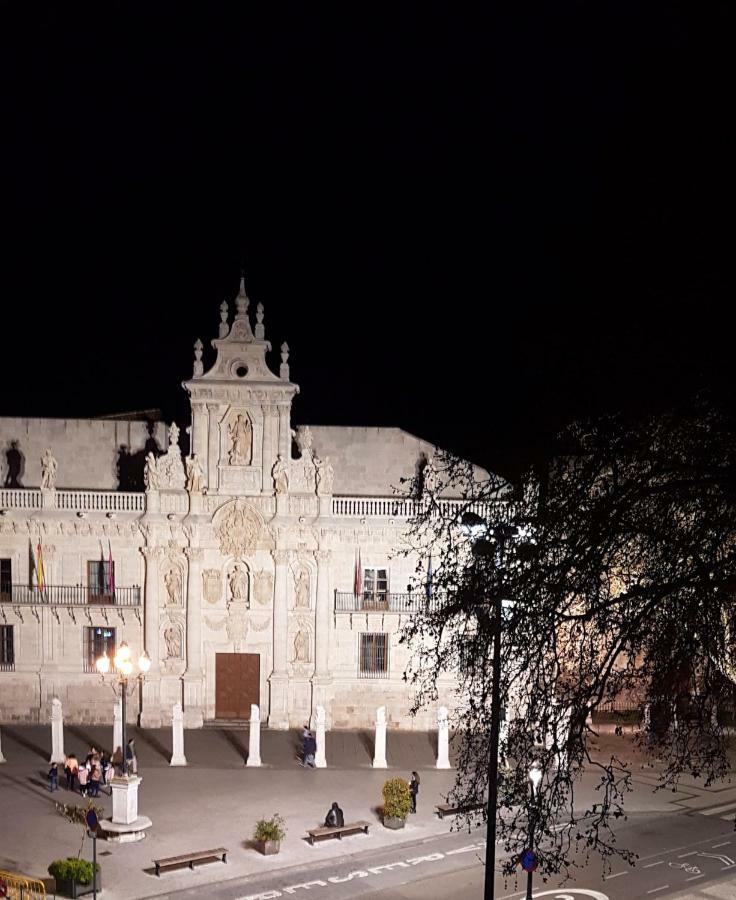Universidad 4 Valladolid Esterno foto